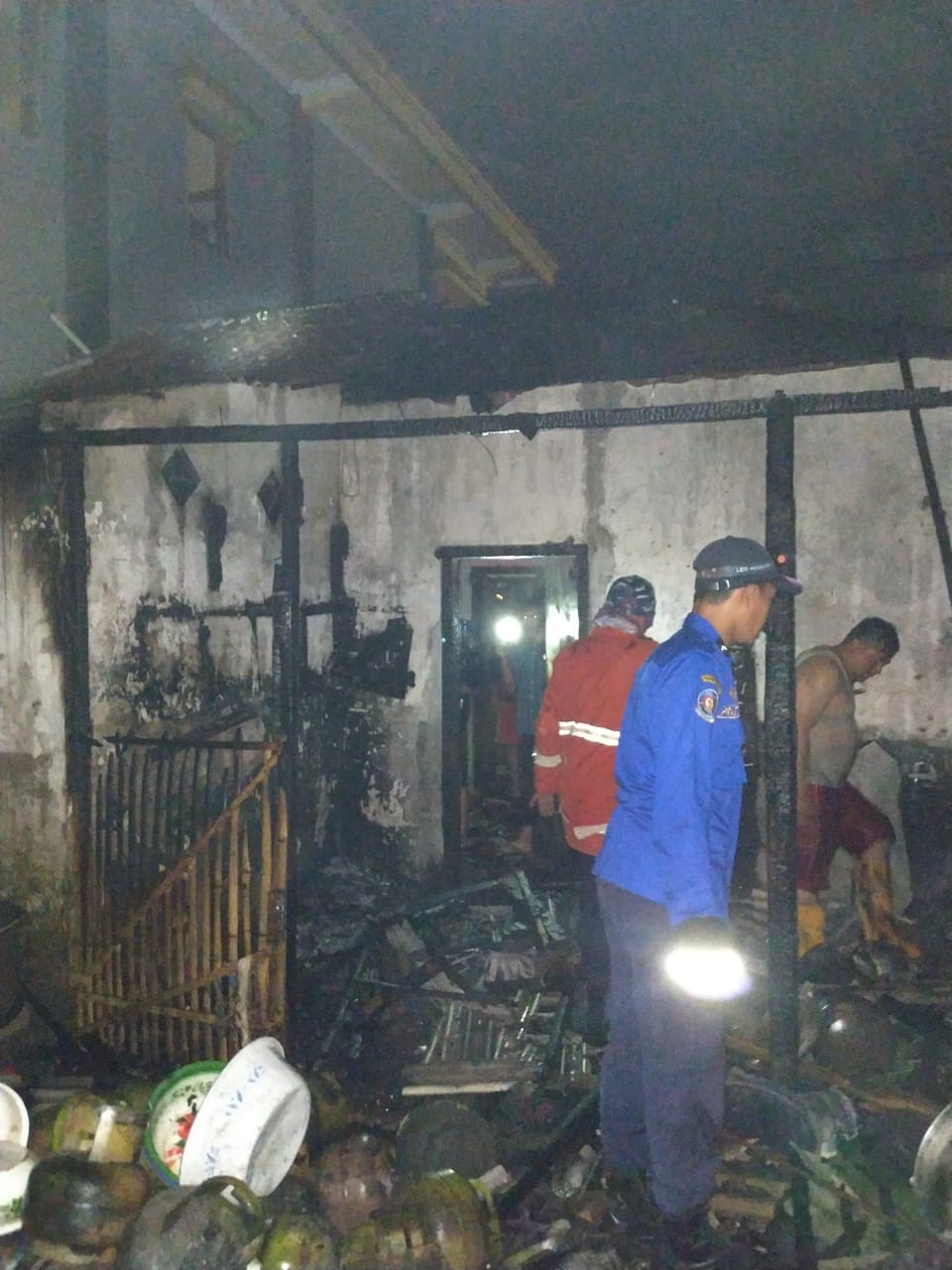 Kompor Listrik Korsleting, Rumah di Sukonolo Terbakar