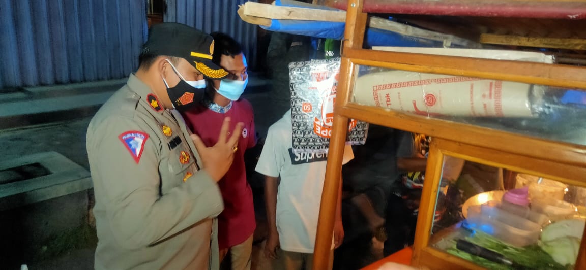 Kapolres Malang Jalankan Instruksi Kapolri Gelar Patroli Skala Besar dan Bagikan Bansos