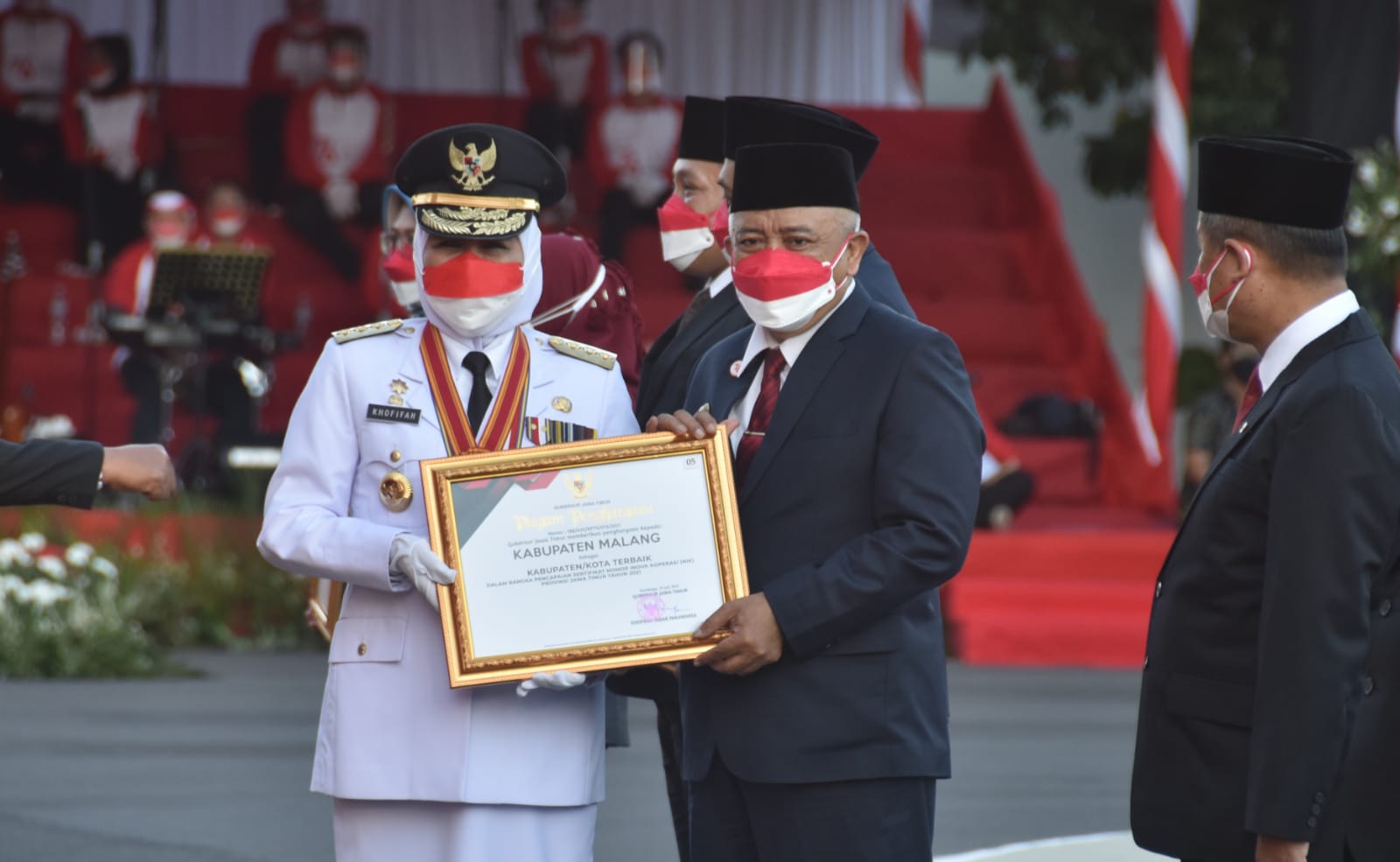 Pemkab Malang Raih Penghargaan Terbaik Pencapaian Sertifikat NIK 2021