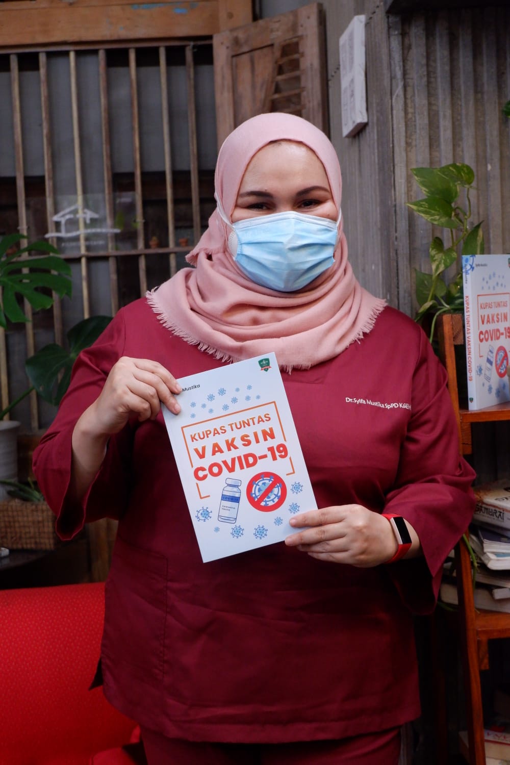 dr Syifa Mustika Luncurkan Buku Kupas Tuntas Vaksin Covid-19
