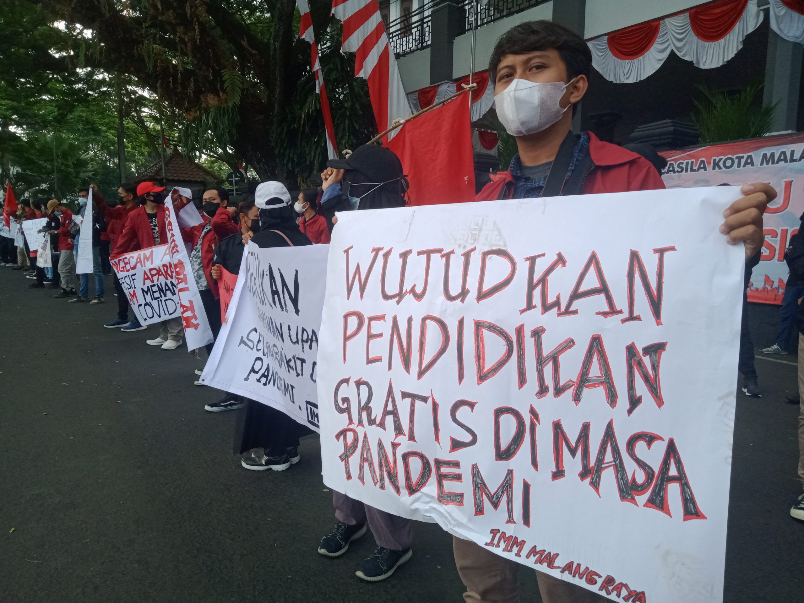 Puluhan Massa IMM Turun ke Jalan, Beri Sembilan Tuntutan ke Pemerintah