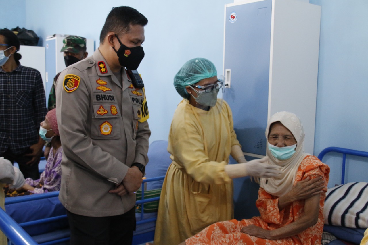 Gerai Vaksinasi Polresta Malang Kota Sasar Lansia