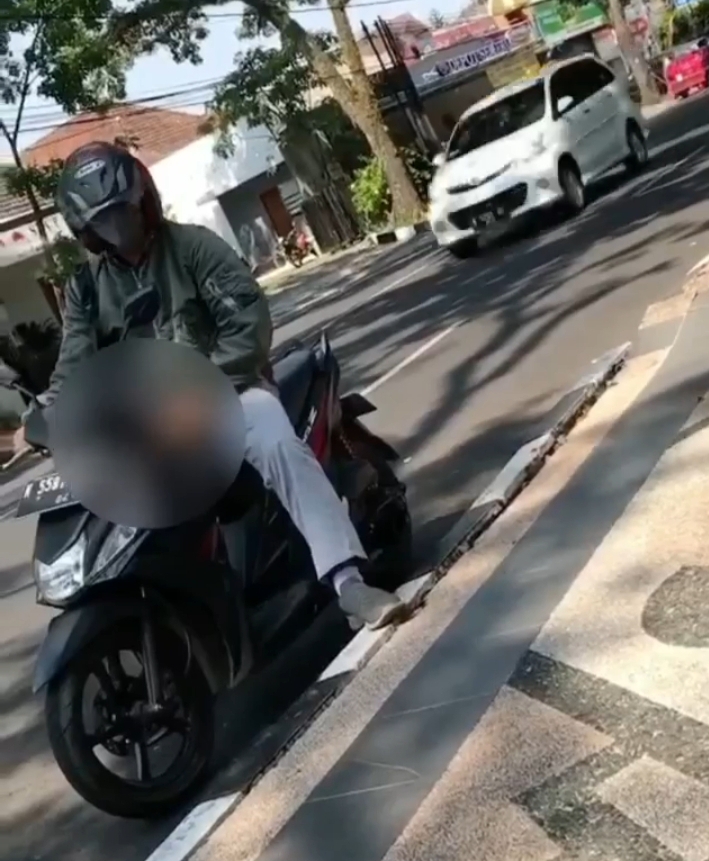 Viral Pria Pamer Alat Kelamin di Pinggir Jalan, Polisi Turun Tangan
