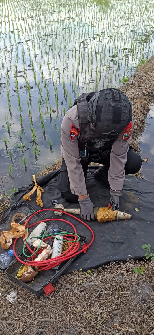 Warga Kepanjen Temukan Mortir di Plengsengan Sungai Sukun