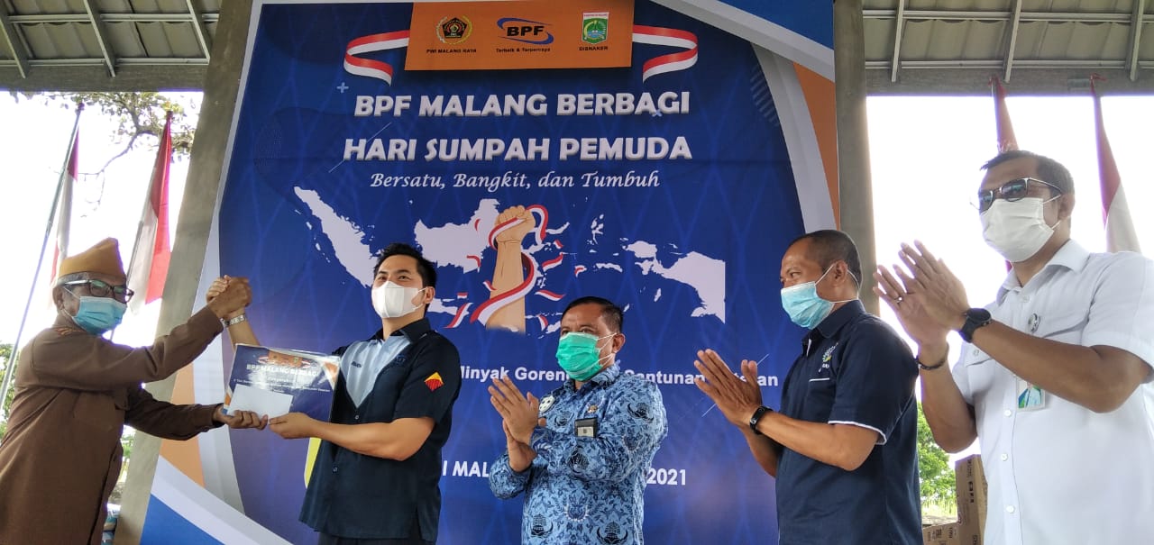 PWI Malang Raya Bersama BPF Malang dan Disnaker Kabupaten Malang Santuni Para Veteran