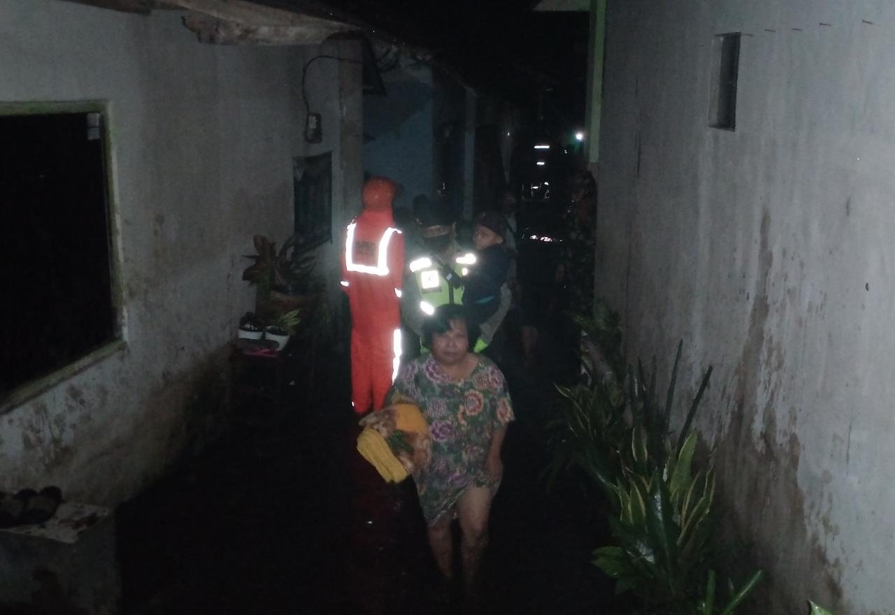 Evakuasi Warga Jatimulyo Antisipasi Banjir Susulan