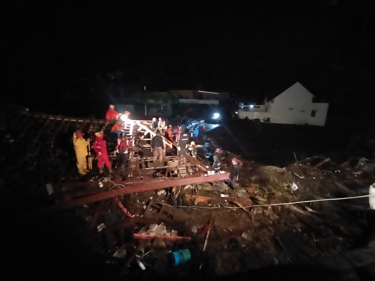 15 Orang Hanyut Akibat Banjir Bandang Kota Batu