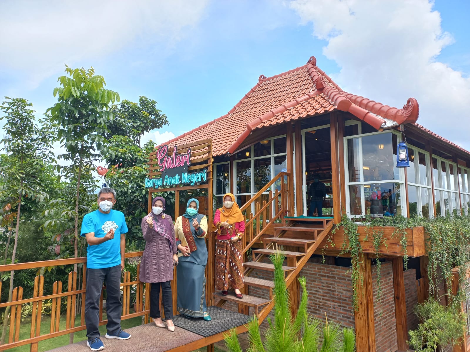 NK Cafe Resmi Buka Galeri Karya Anak Negeri