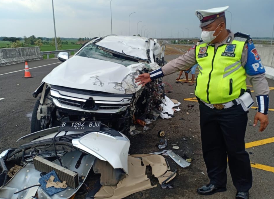 Terlibat Kecelakaan di Tol, Vanessa Angel dan Suaminya Tewas