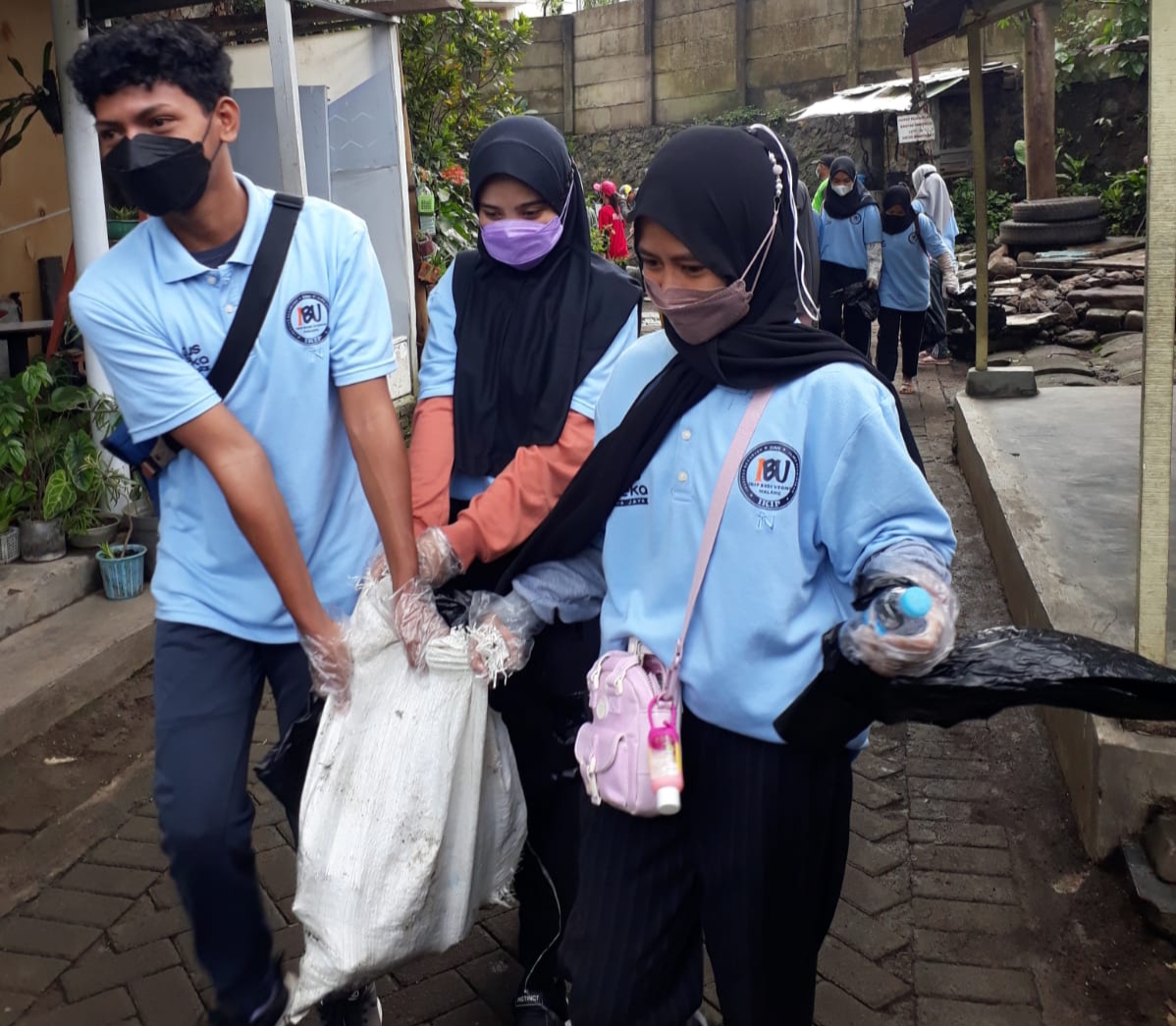 Puluhan Mahasiswa IBU Malang Genjot GASS untuk Kurangi Banjir