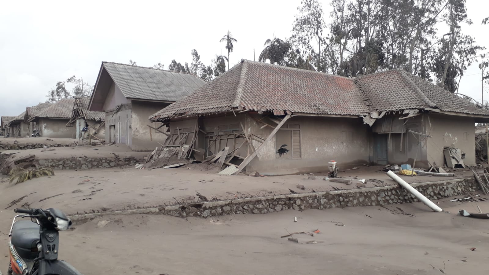 Syuting Sinetron di Lokasi Bencana Erupsi Gunung Semeru Ditanggapi BNPB