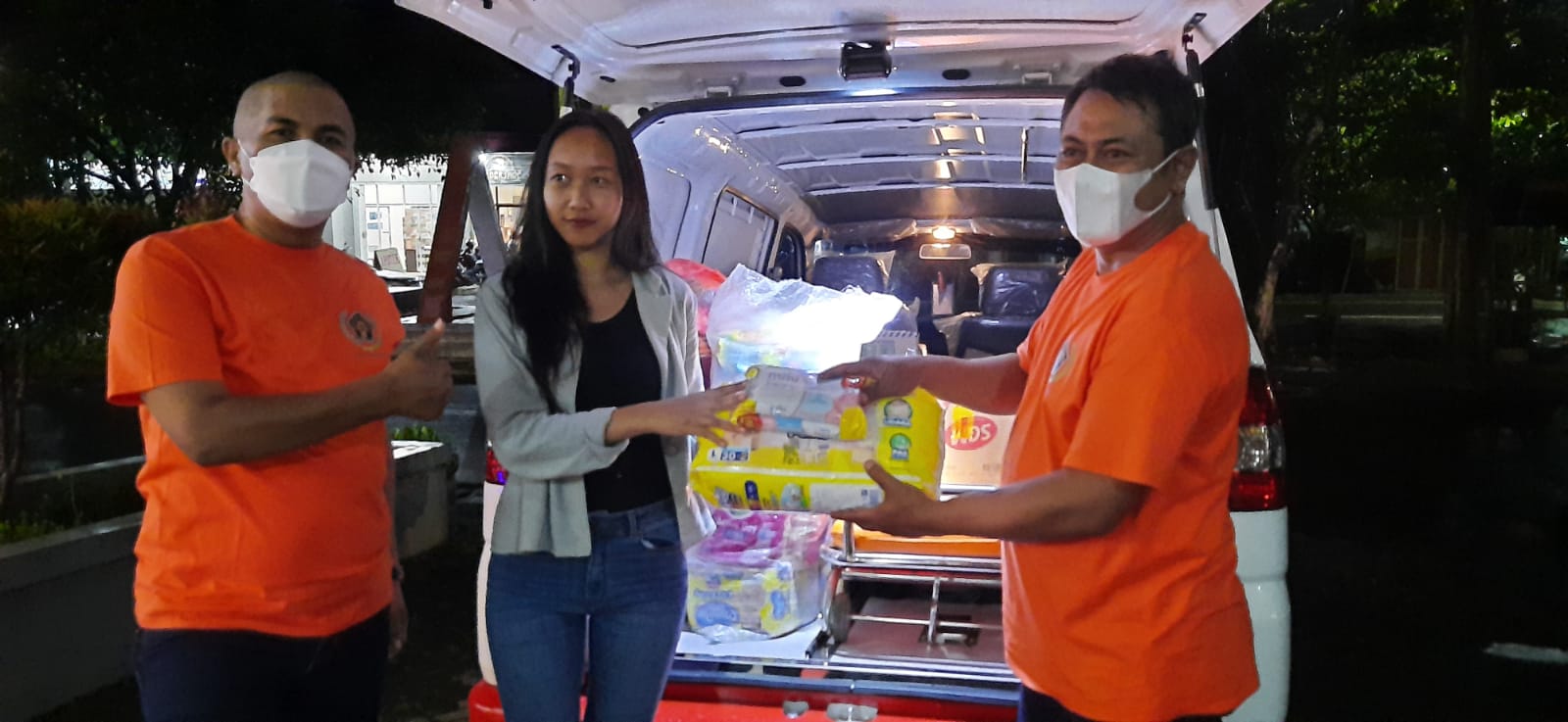 PWI Malang Raya Salurkan Bantuan Erupsi Gunung Semeru Gelombang I