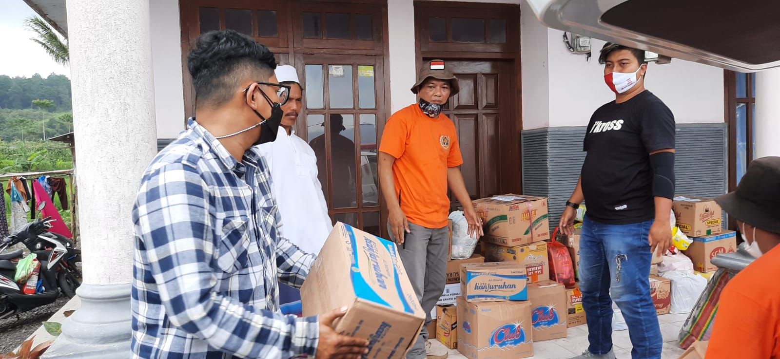 PWI Malang Raya Salurkan Bantuan Erupsi Gunung Semeru Langsung ke Sasaran
