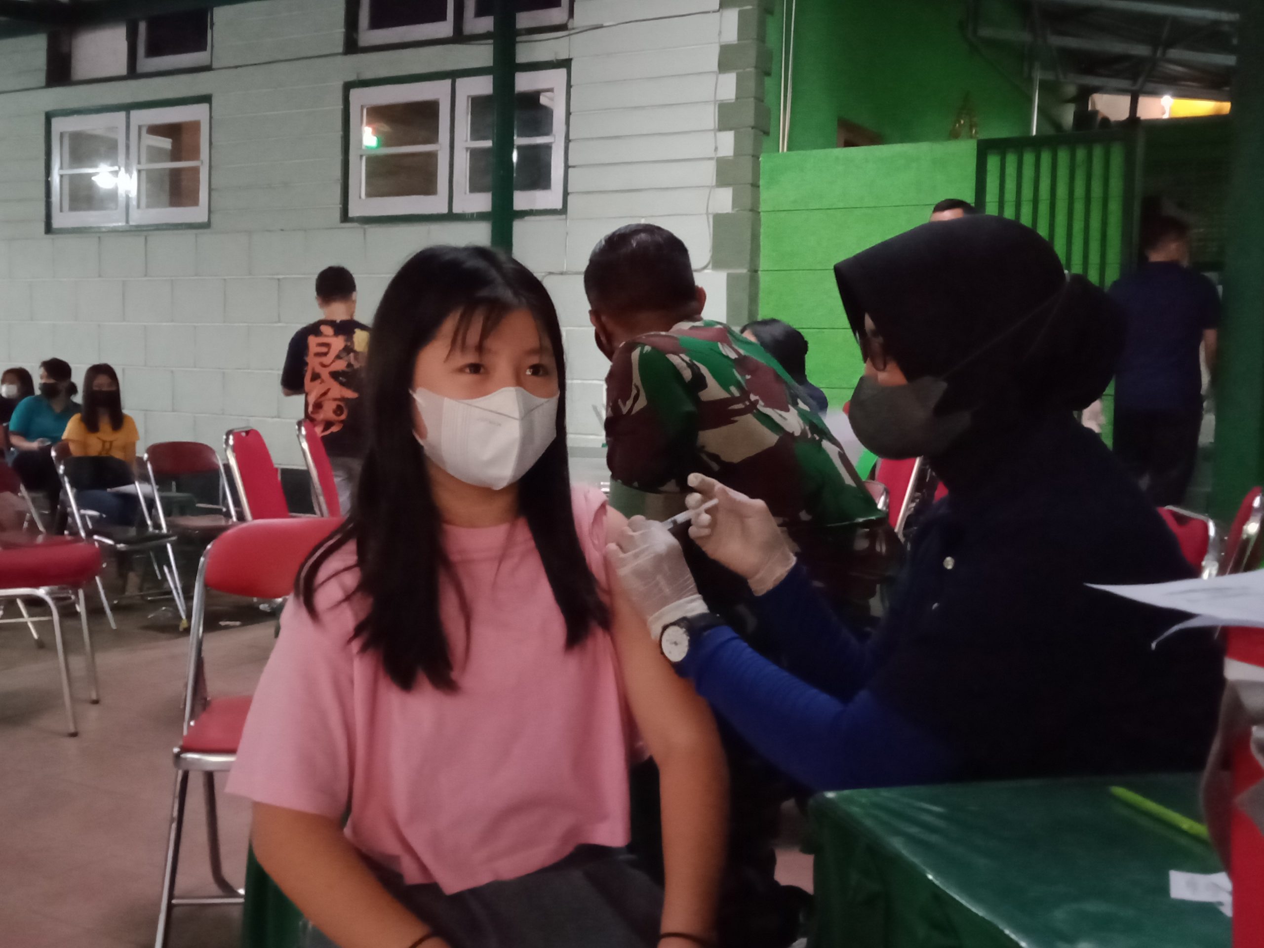 Kesdam V/Brawijaya Vaksin Ratusan Anak Usia 6-11 Tahun di Kota Malang