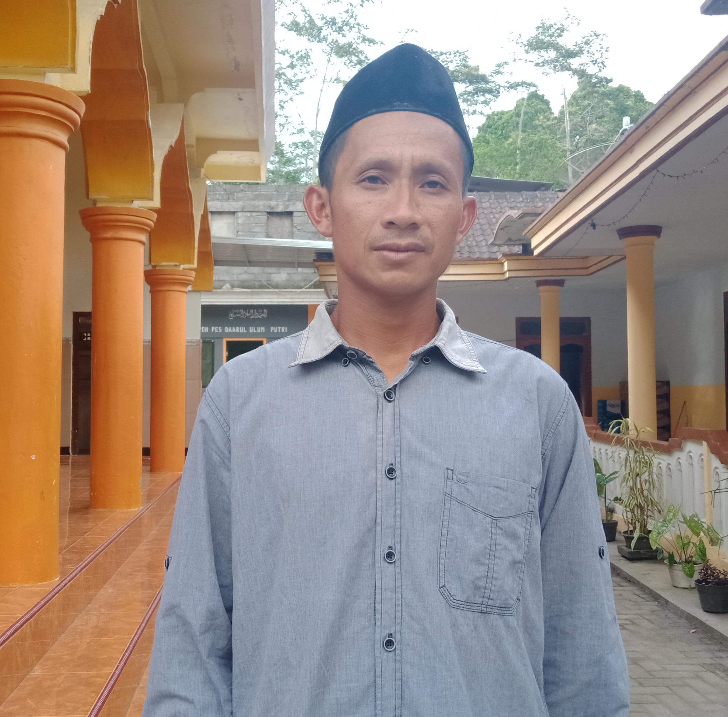 Demi Bertemu Putranya di Kabupaten Malang, Pengungsi Warga Curah Kobokan Lumajang Ini Nekat Memutar 8 Jam