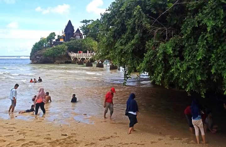 Kunjungan Wisata Pantai di Kabupaten Malang Masih Landai