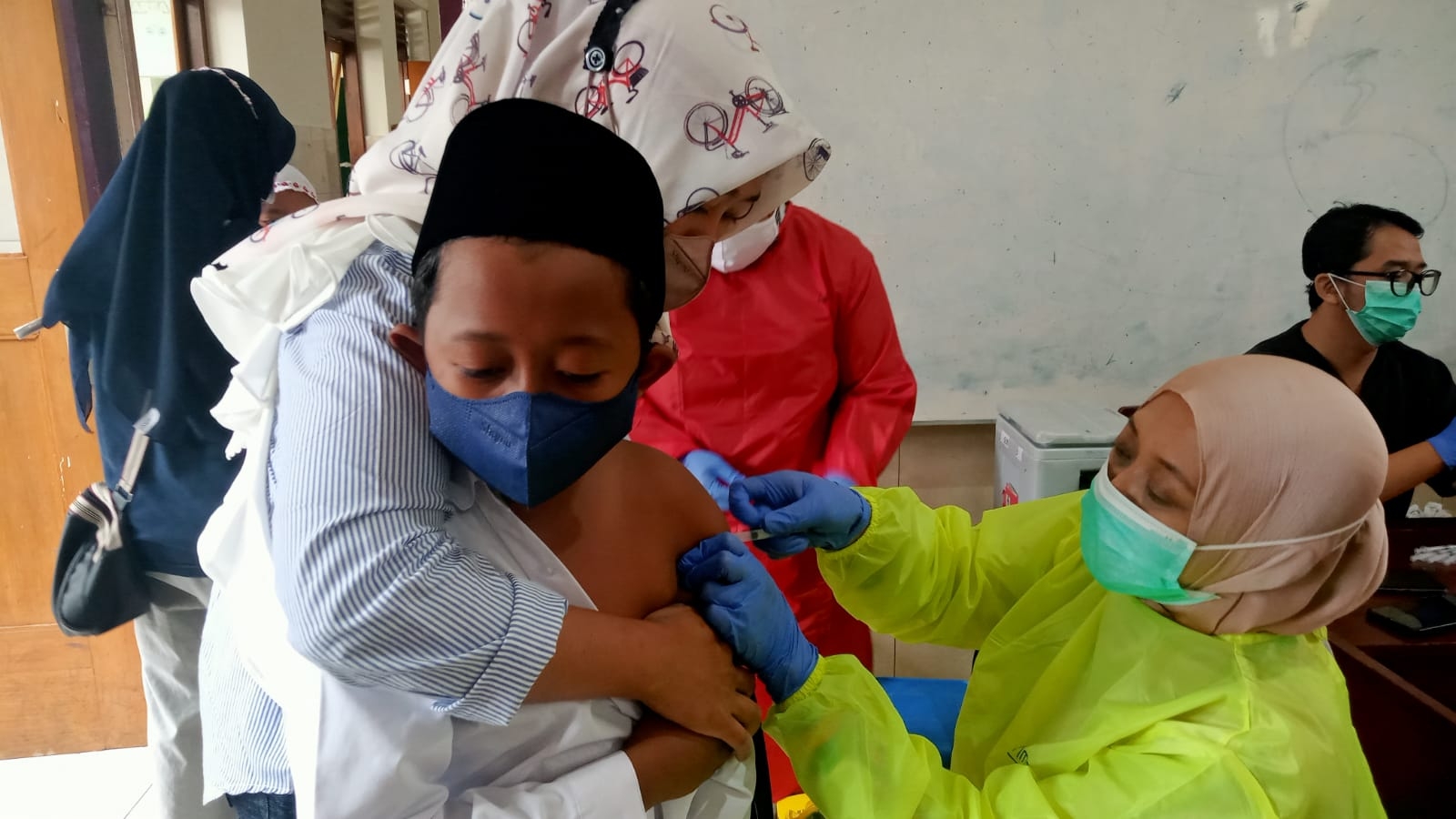 Hari Pertama Vaksinasi Usia 6-11 Tahun di Kota Batu Sasar 2.206 Peserta Didik