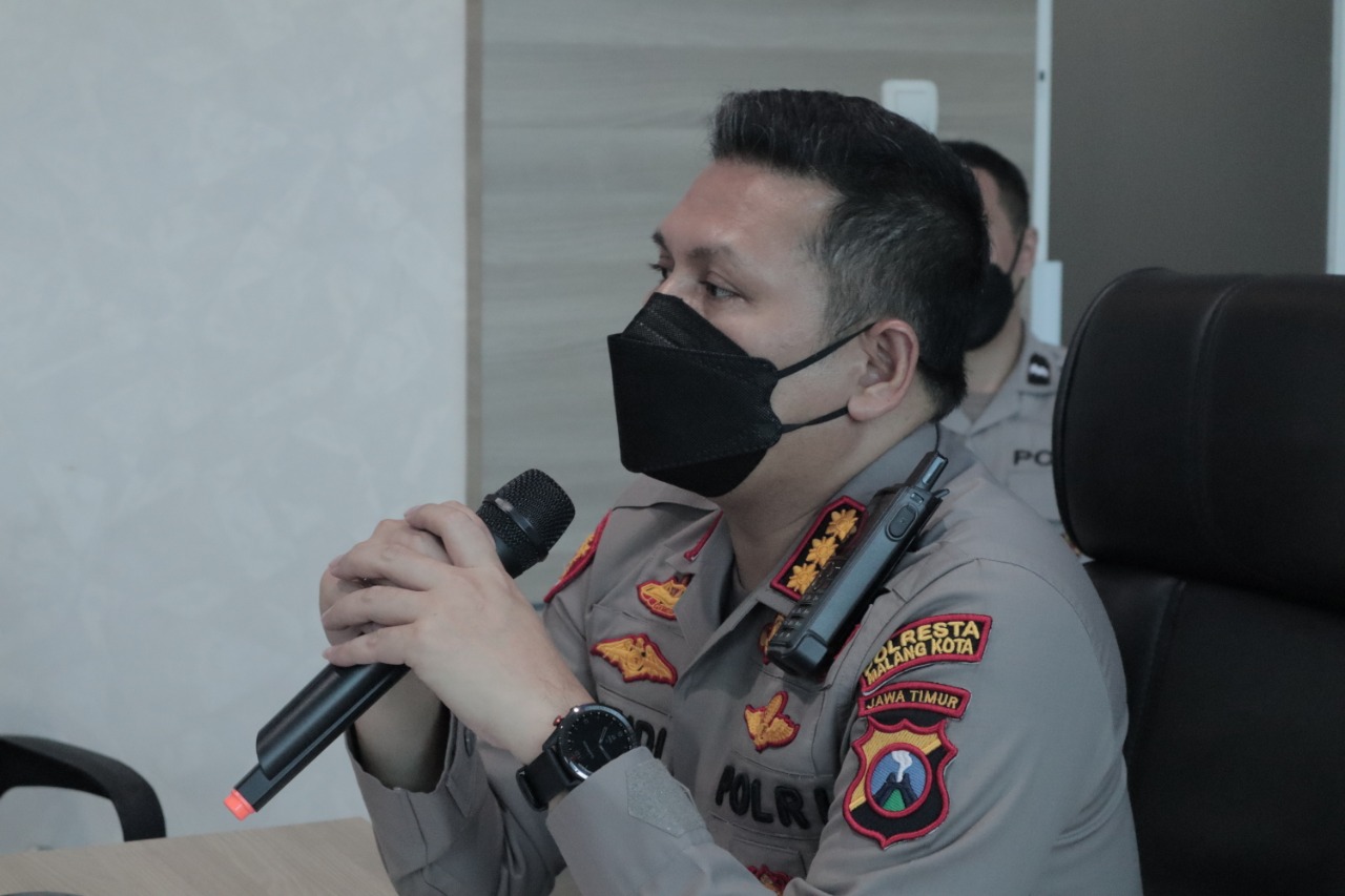 Anggota Polresta Malang Kota Jalani Isoman, Buher Beri Motivasi dan Dukungan Lewat Daring