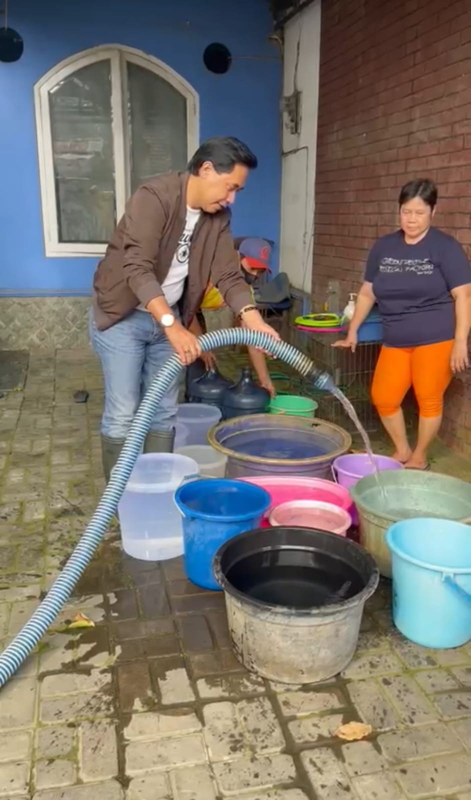 Kerja Sama Lintas Jajaran, Tugu Tirta Distribusikan Suplai Air ke Warga Terdampak Gangguan