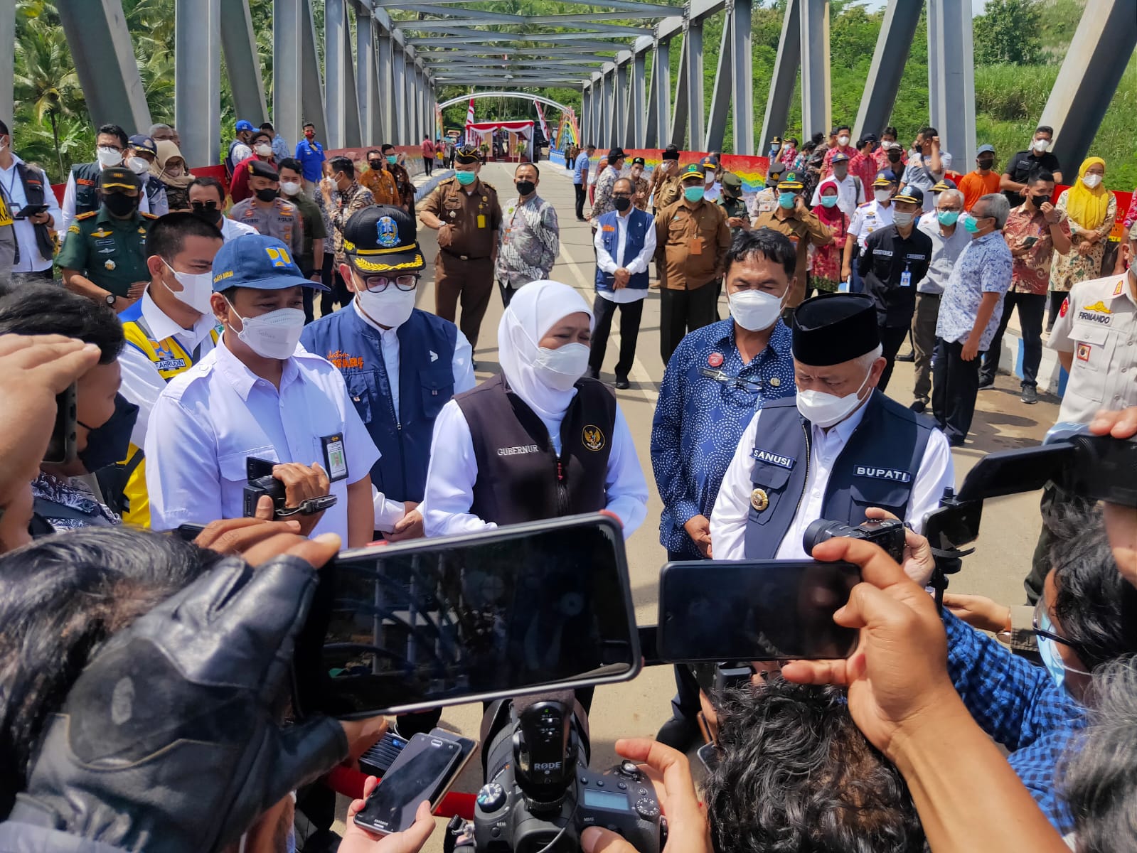 Jembatan Pelangi Akhirnya Diresmikan Oleh Gubernur Jatim Khofifah Indar Parawansa