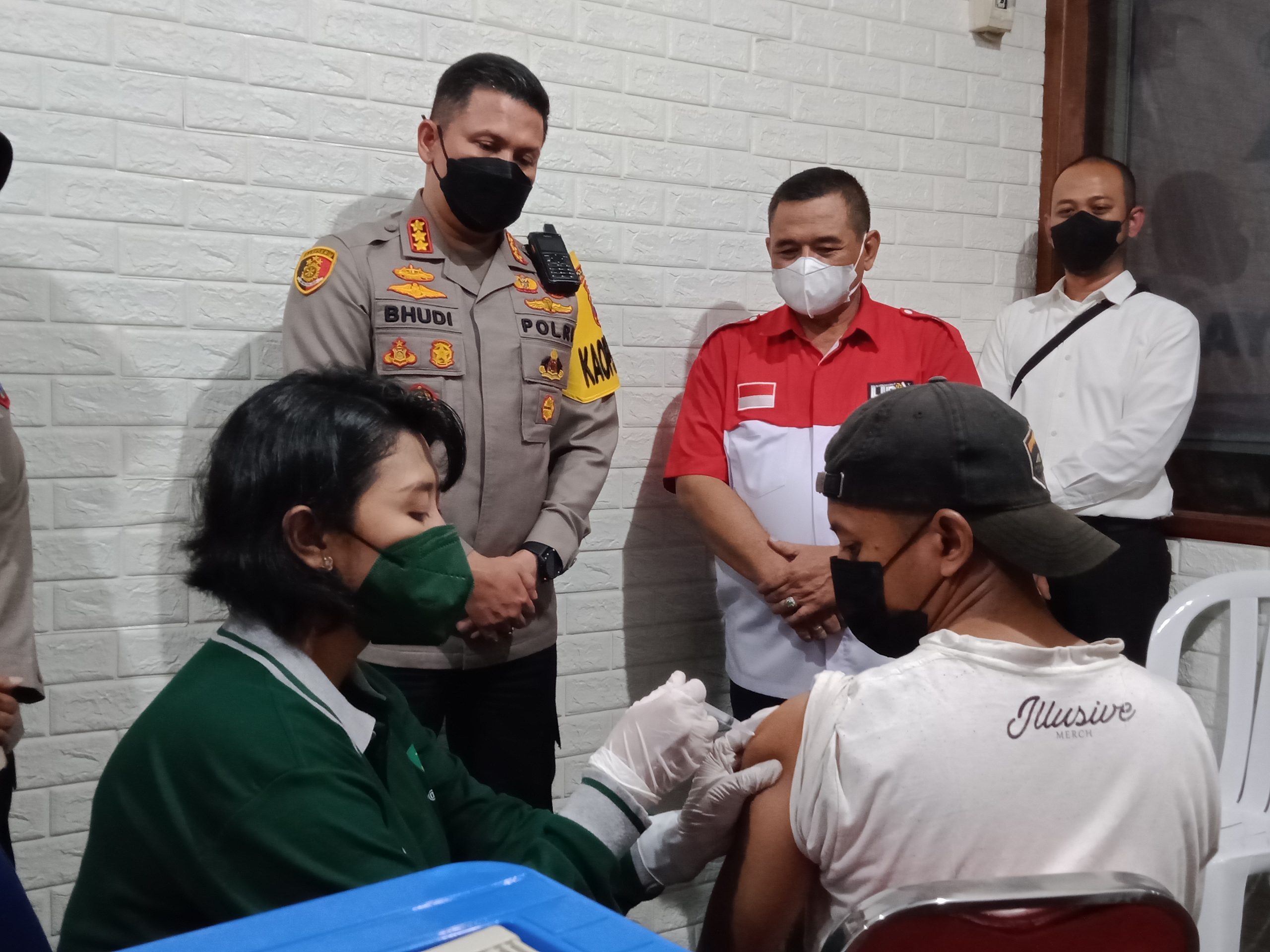Kuatkan Imunitas Jelang Mudik, Polresta Malang Kota Gandeng LIRA Malang Raya Gelar Vaksinasi