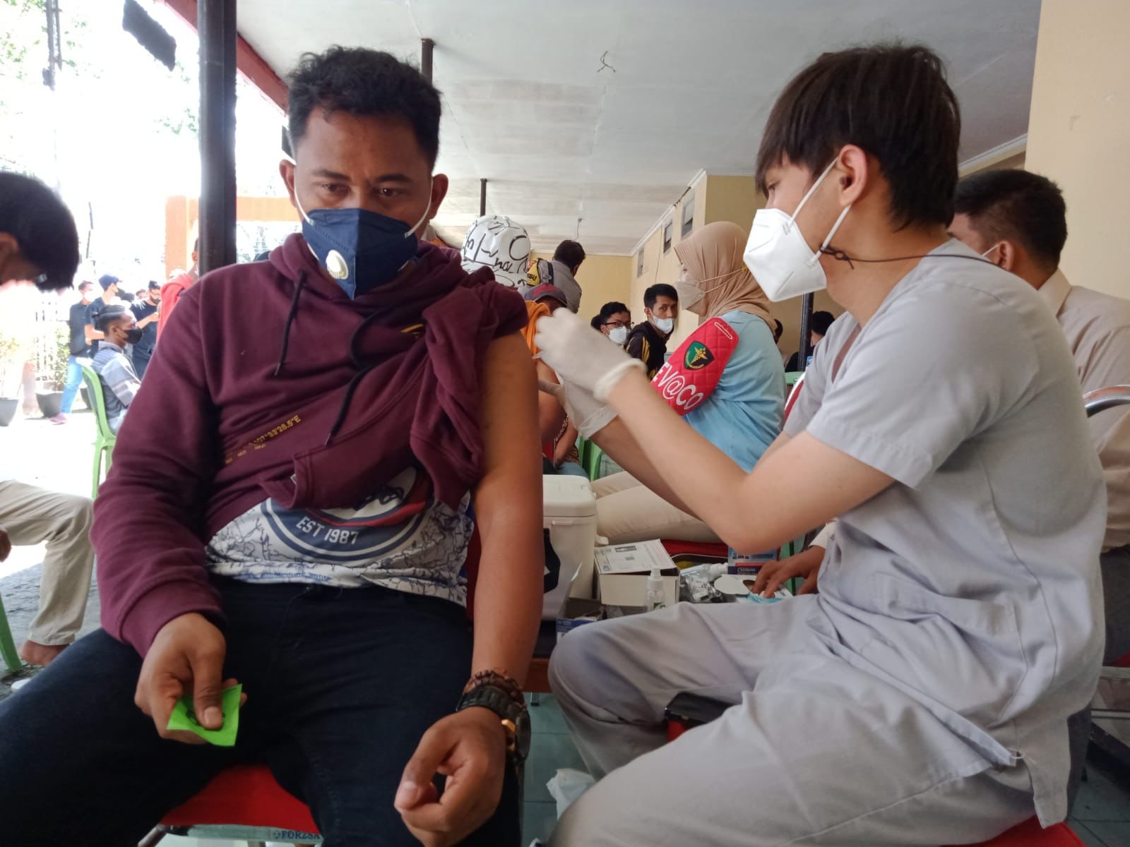 Demi Nribun, Aremania Serbu Vaksinasi di Klinik Polresta Malang Kota