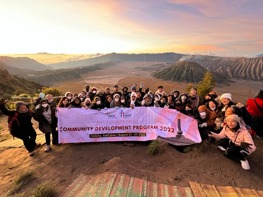 10 Mahasiswa Asing Ikuti Program Binus Kembangkan Wisata Desa Gubuklakah