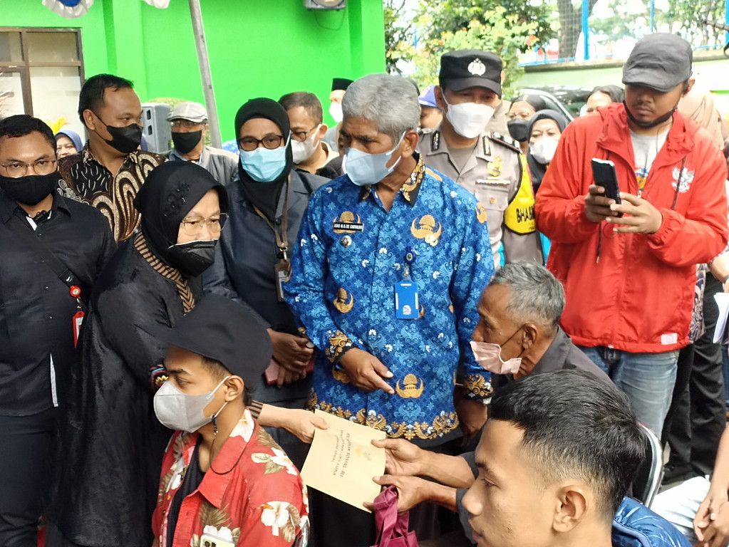 Mensos Lengkapi Bantuan Presiden Jokowi ke Korban Tragedi Kanjuruhan