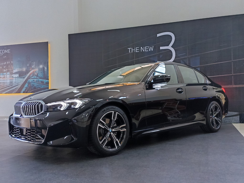 BMW Seri 3 Hadir dengan Banyak Penyempurnaan dan Fitur Canggih, Intip Harganya