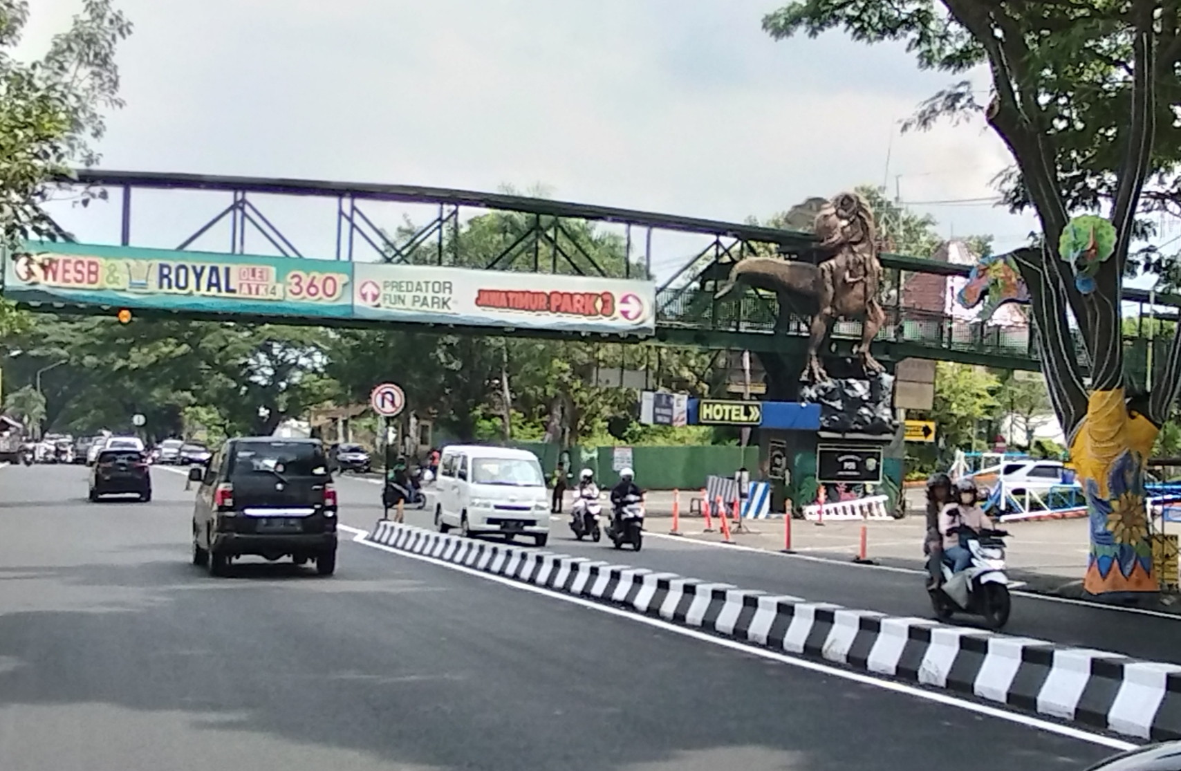 Separator Jalan Depan JTP 3 Kota Batu Ancam Keselamatan Pengendara