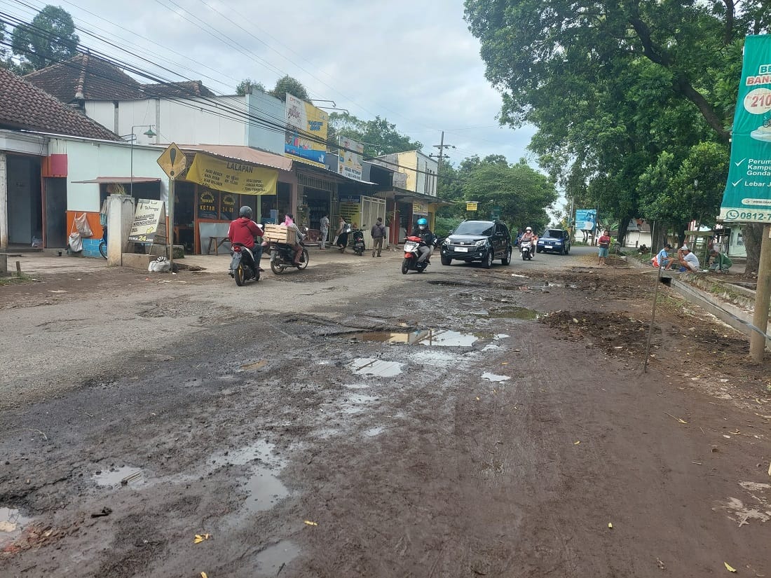 Masyarakat Keluhkan Jalan Rusak, Ini tanggapan DPUBM Kabupaten Malang