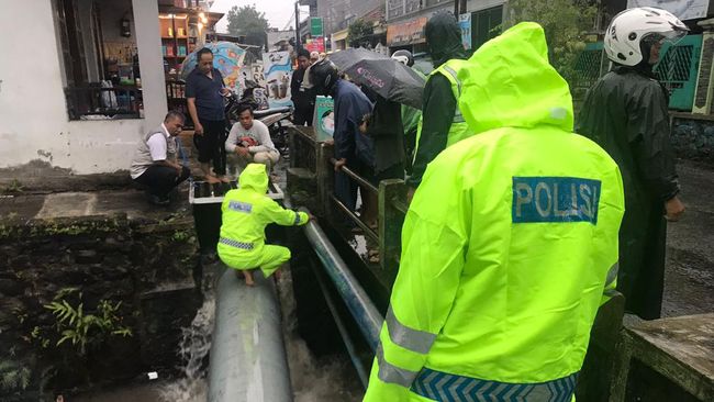 Bocah Hanyut di Candirenggo, Ratusan Personel Diterjunkan untuk Pencarian dan Evakuasi