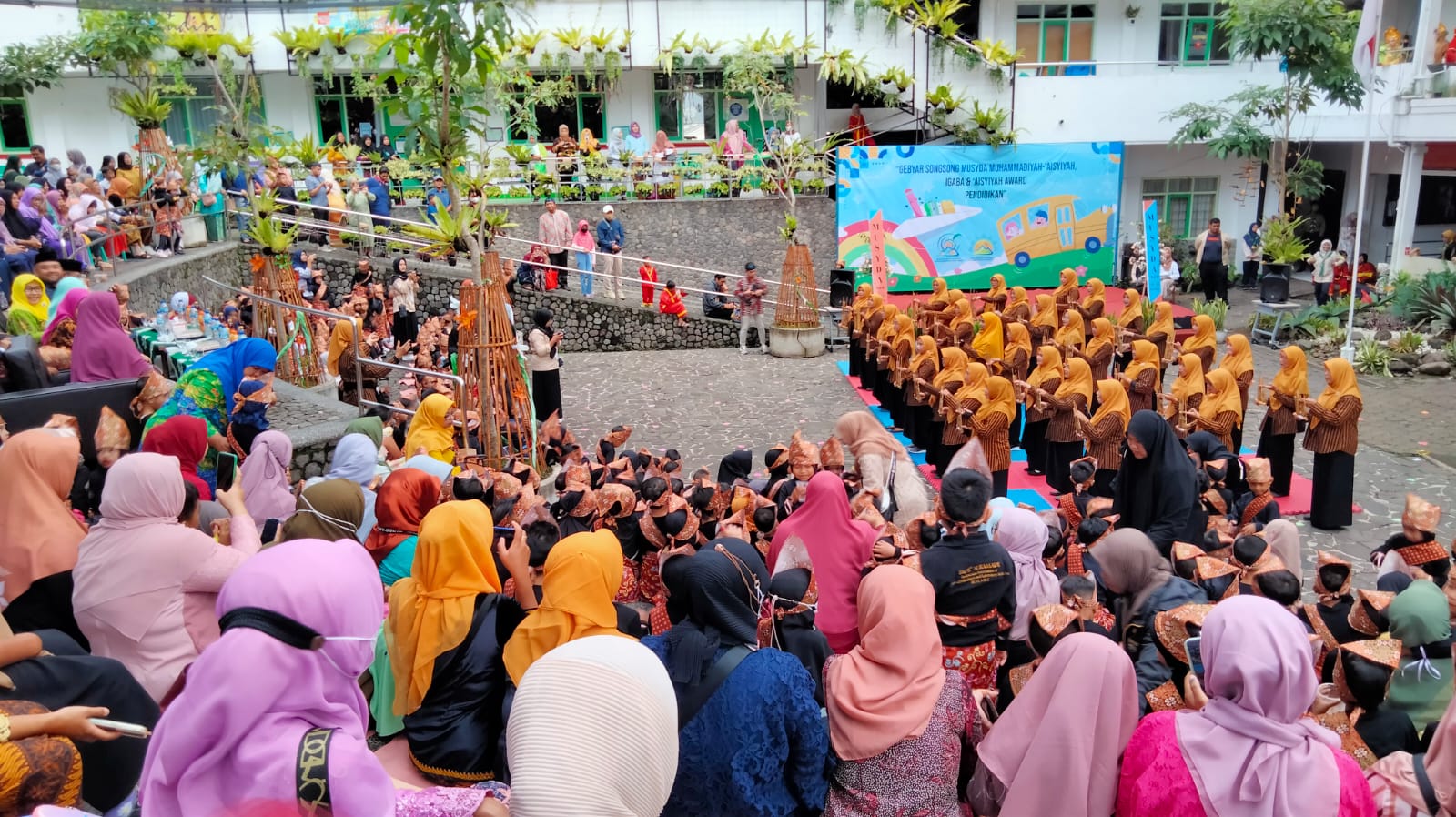 Semarakkan Musda V Muhammadiyah-Aisyiyah, Pelajar TK ABA se Kota Batu Pentaskan Kesenian Tradisi