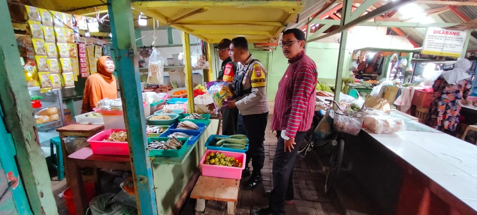 Kapolresta Malang Kota Perintahkan Anggota Pantau Ketersediaan Bahan Pokok di Pasar Tradisional