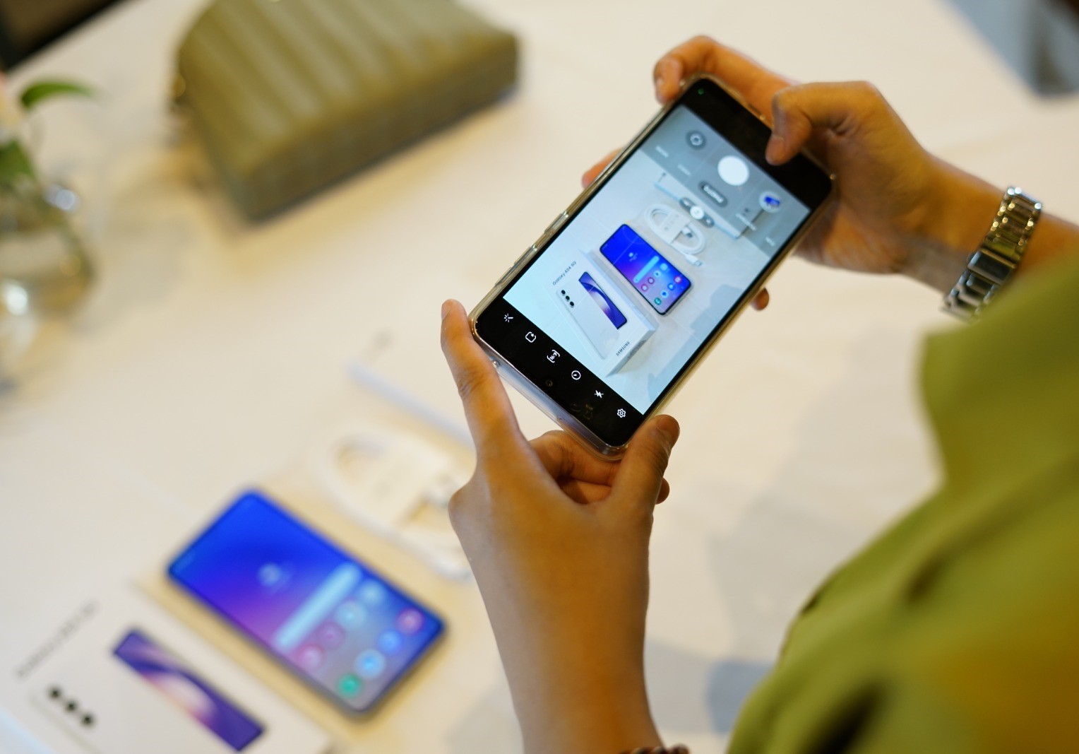Rekomendasi Ponsel Mid-Range Terbaik, Samsung Galaxy A54