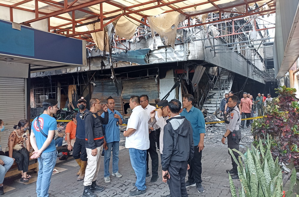 Tim Labfor Polda Jatim Kesulitan Cek Lokasi Kebakaran Malang Plaza