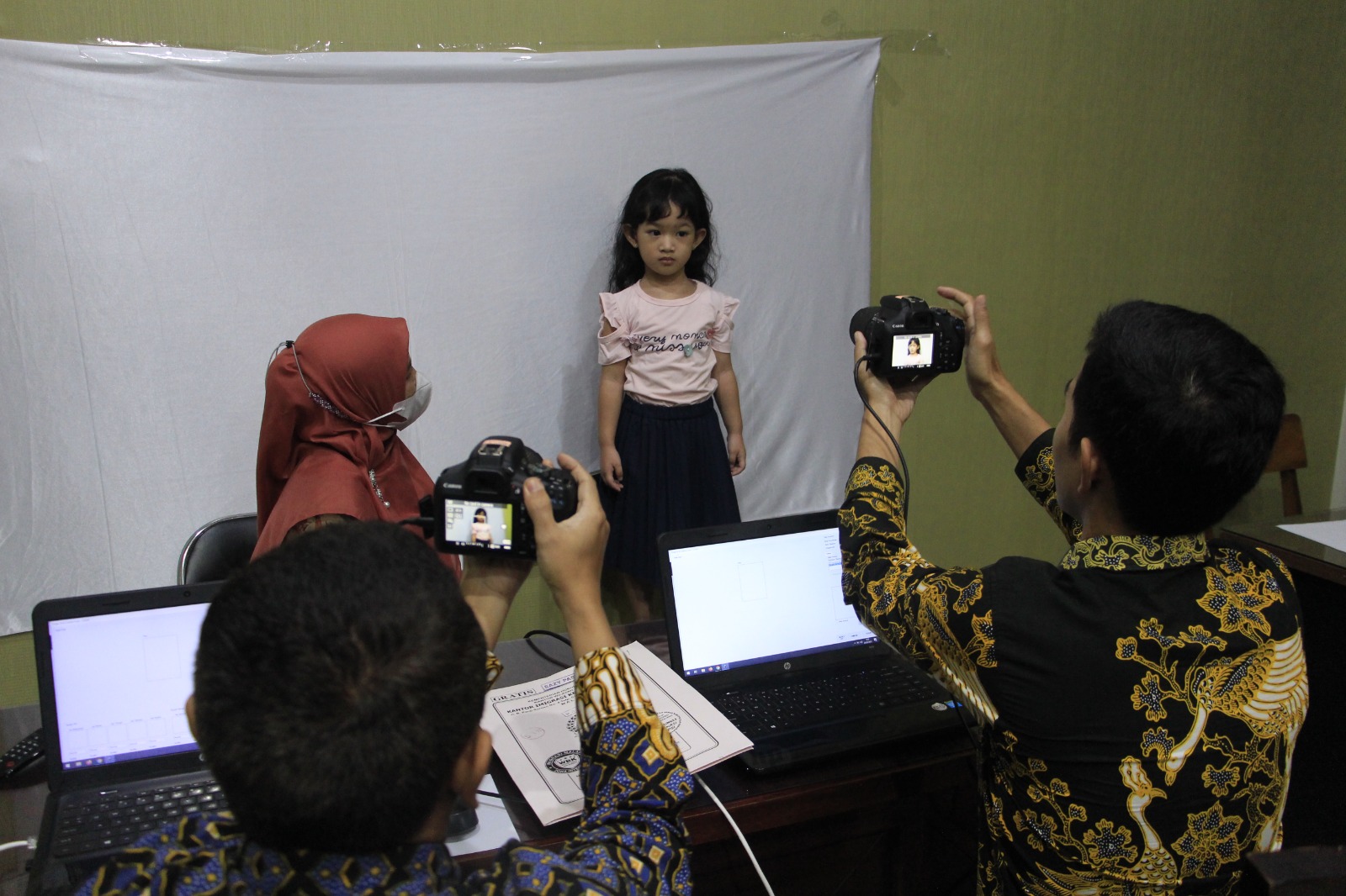 Pandangi Karmila Layani ASN di Inspektorat Pemkot Malang