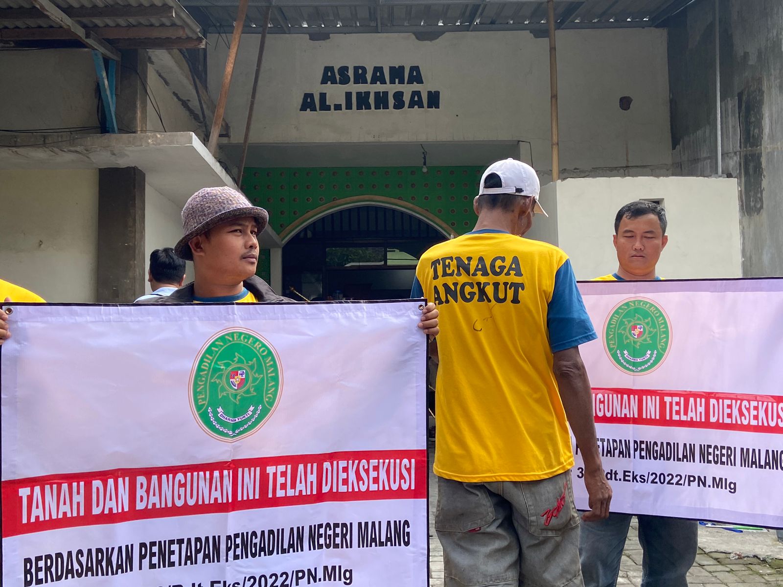 PN Malang Eksekusi Rumah Kos dan Asrama Al Ikhsan, Tunggu Penghuni Selesai Pengajian
