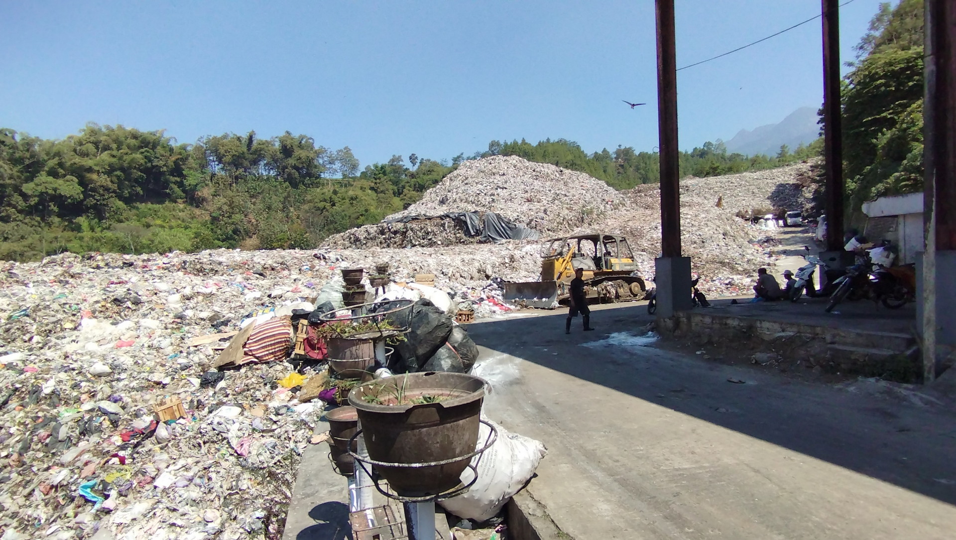 Bertahun-tahun Hirup Bau Sampah, Pemkot Batu Didesak Lakukan Pemeriksaan Kesehatan Warga Sekitar TPA Tlekung
