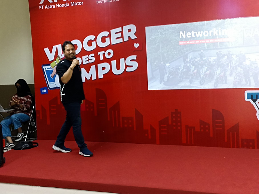 Mahasiswa Vokasi UB Diajari Bikin Konten Lewat Vlogger Goes to Campus