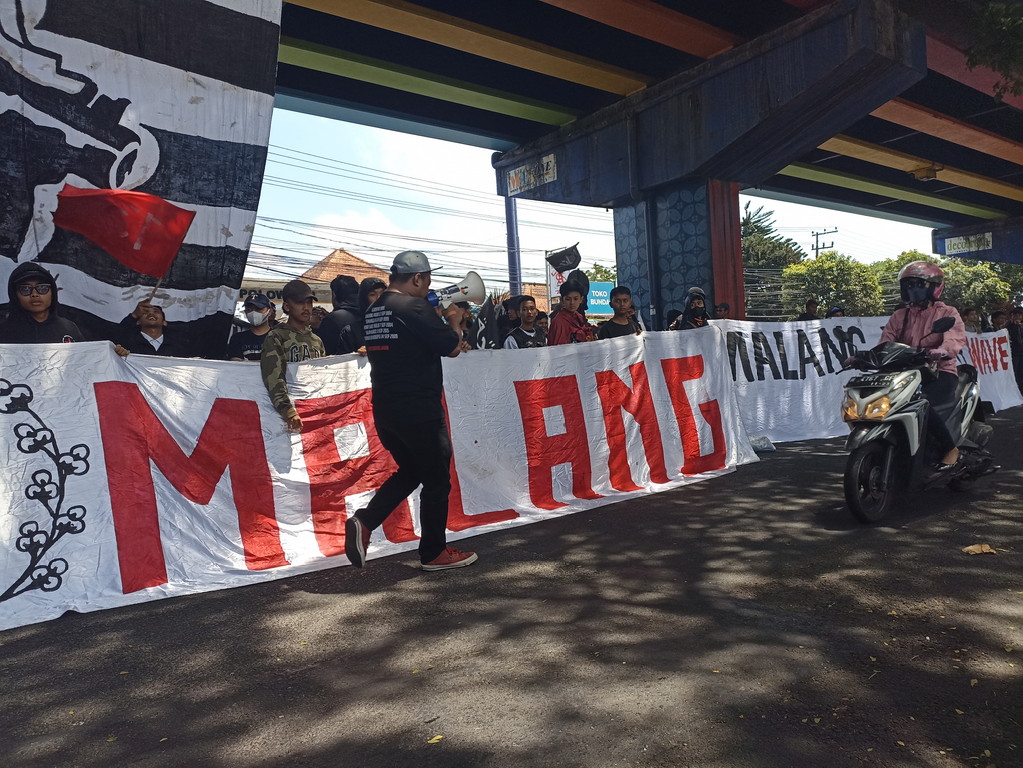 Kawal Sidang Ambon Fanda dan Fery Cs, Arek Malang Gelar Aksi Damai di PN Malang