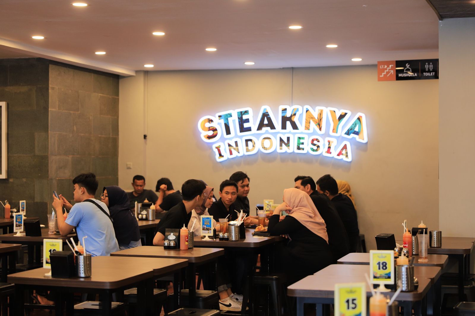 Waroeng Steak & Shake Urutan Pertama Top of Mind Brand Halal Awareness