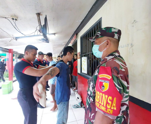 Satgas Gabungan Gelar Operasi di Lapas Malang, Temuan Benda Terlarang Disita