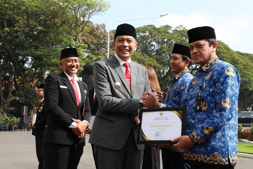 Berhasil Turunkan Stunting, Pj Wahyu Hidayat Beri Penghargaan di Tingkat Kelurahan dan Puskesmas