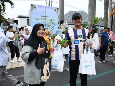 Jasa Tirta I Bagiakan Ratusan Bibit Tanaman Gratis di Malang, Gerakan Nyata Perbaikan Lingkungan