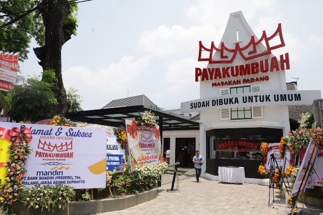 RM Padang Payakumbuah Jadi Destinasi Baru Wisata Kuliner di Malang