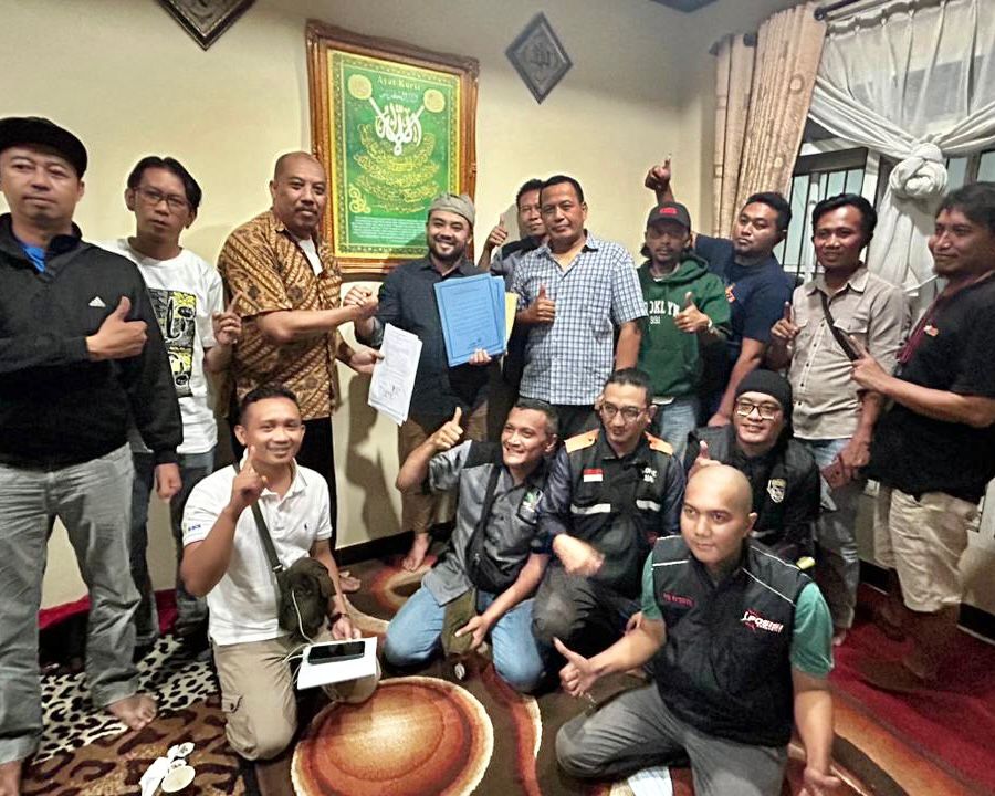 Barisan Sopir Ojol Menambatkan Dukungan kepada Nurochman-Heli