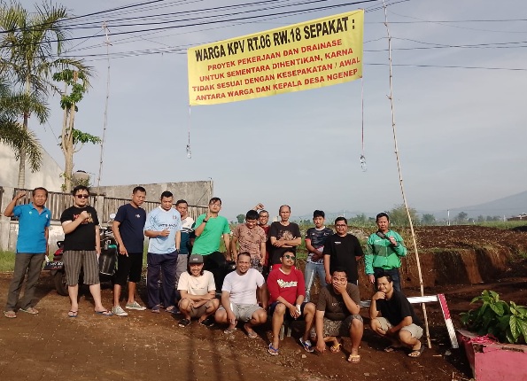 Warga Perum Karangploso View Tuntut Komitmen Kepala Desa Terkait Pembangunan Jalan