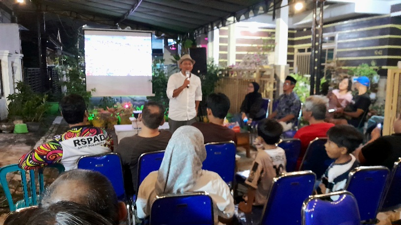 Ikut Nobar Timnas Bareng Warga Madyopuro, Sam HC Ingatkan Kebersamaan dan Nasionalisme