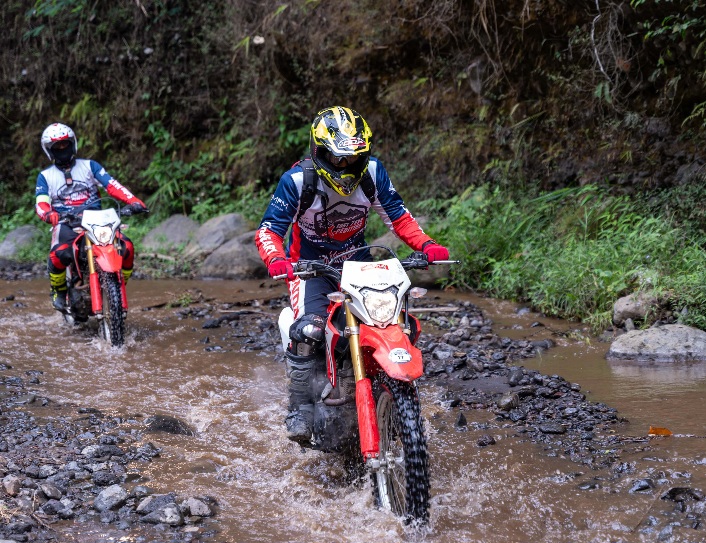 Berpetualang Seru Bareng Honda CRF150L “Healing Blartherhood”